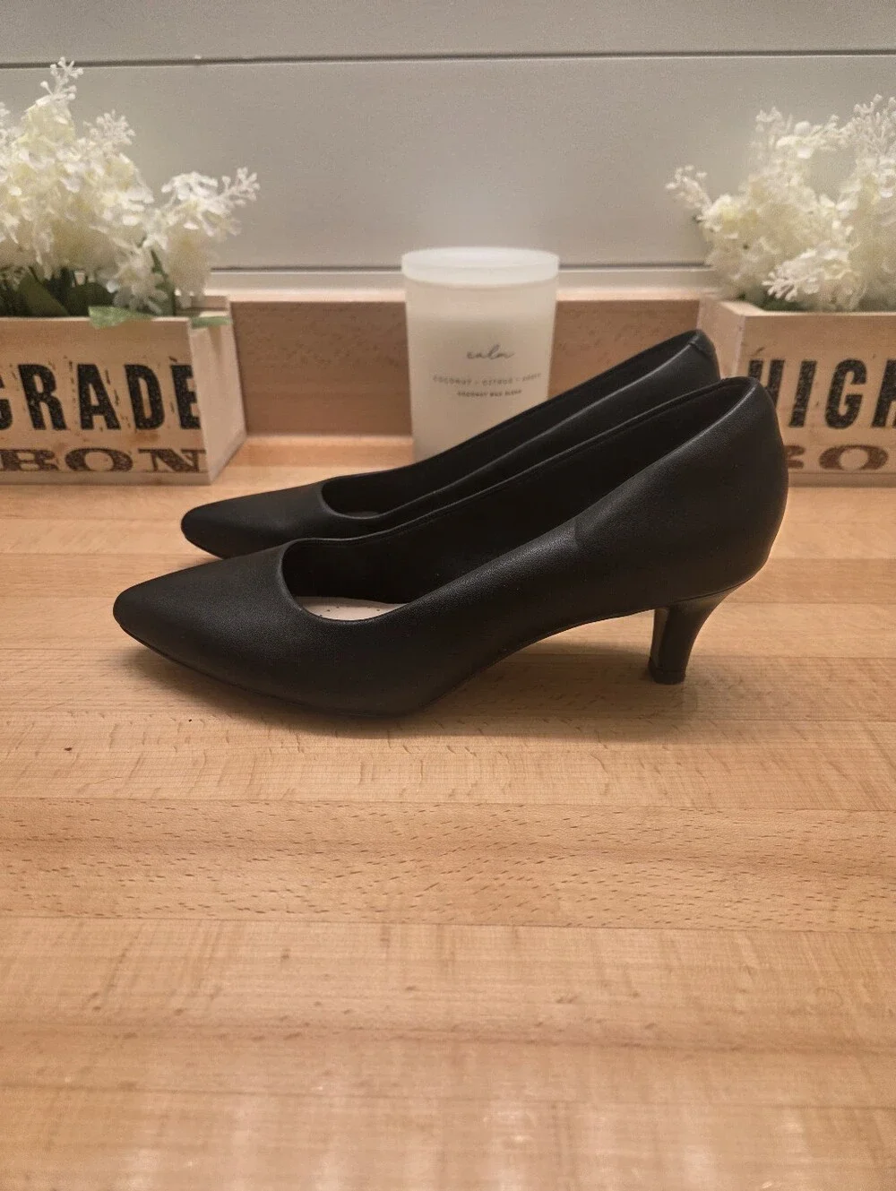 Clarks Linvale Jerica Pumps Black Leather Kitten Heels Women's Size 8